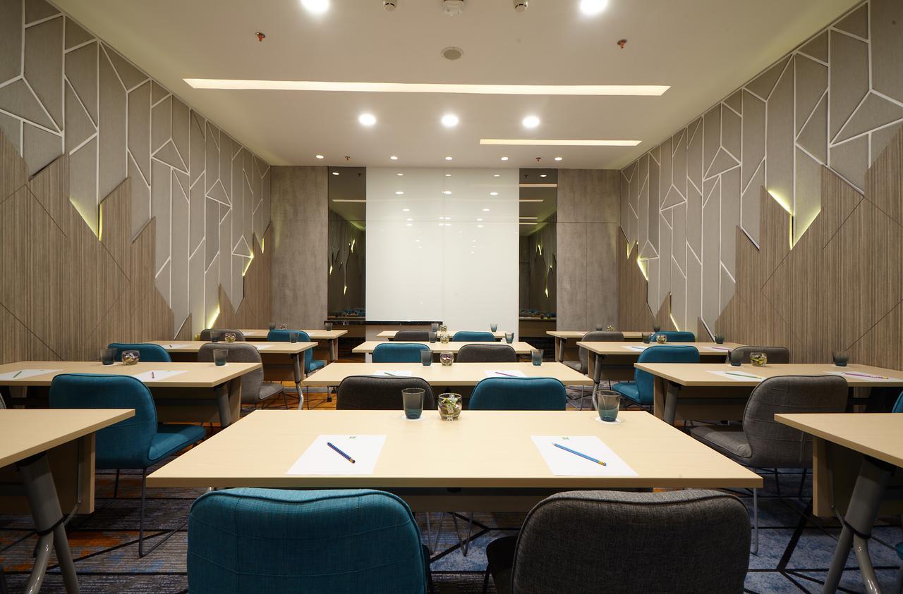 Ibis Styles Medan Pattimura Exterior photo